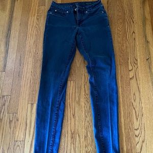 JESSICA SIMPSON "Kiss me Jeggings"